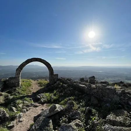 Stairway To Castle- Feriehus Monsanto